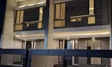 dijual rumah klampis