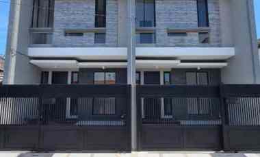 Rumah Baru Siap Huni dekat Hokky Buah Merr, Semolowaru, Klampis