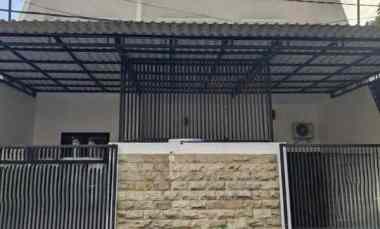 Bu Poll, Rumah Klampis Semolo Timur Minimalis Modern Strategis