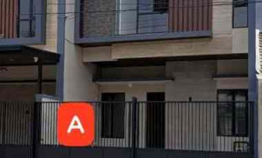 Rumah Minimalis Baru Gress Klampis Wisma Mukti Row 4 Mobil