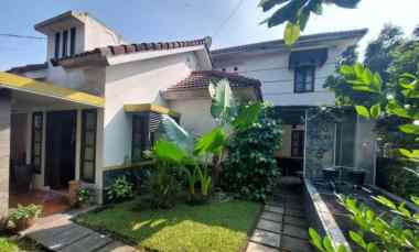 Rumah di Bawah Harga Pasar Posisi Hook di Komplek Bumi Adipura