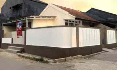 Rumah Hook Terawat di Komplek Laksana Mekar Asri Bandung Barat