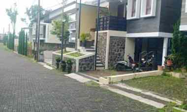 dijual rumah komp villa bandung indah