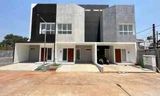 Rumah Exclusive Bergaya Industrial Moderndi 300 ke Jalan Hankam