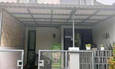 Rumah 2 Lantai Nyaman Terawat di Komplek Bumi Adipura Gedebage