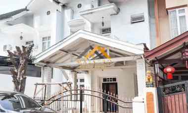 dijual rumah komplek cemara hijau jalan