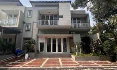 Dijual Rumah 2 Lantai di Komplek Cigadung Greenland Bandung