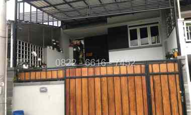 Rumah Dijual di Komplek Cihanjuang