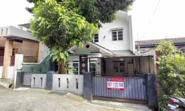 Rumah Dijual di Komplek Cihanjuang