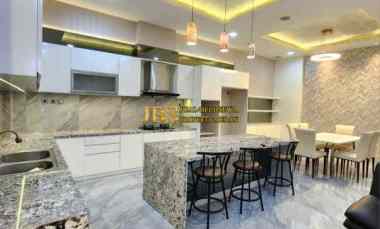 dijual rumah komplek citraland gama