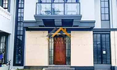 dijual rumah komplek citraland gama