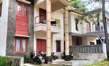 Rumah Dijual di Komplek Ciwaruga