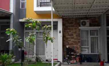 Rumah, 2 Lantai, Bebas Banjir, di Metland Menteng, Cakung