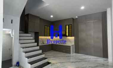 Jual Rumah Baru 2,5 Tingkat di Komplek Icon Estate Jalan Perjuangan