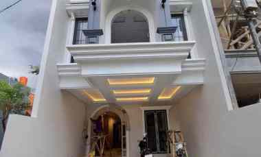 Rumah Classic Modern Plus RoofTop dalam Komplek Kav DKI Jagakarsa