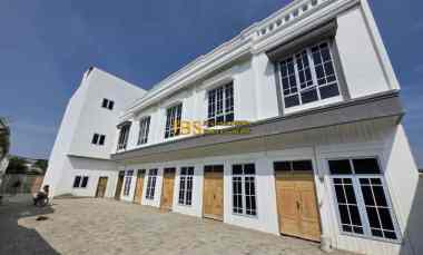 Jual Townhouse Kondisi Kosong di Komplek Krakatau Luxe Jalan Sidorukun