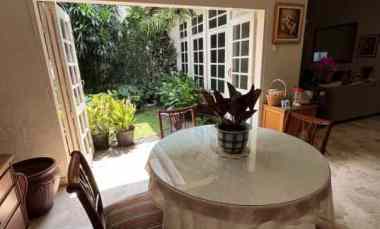 Rumah Mewah Tropis Modern Strategis di Kom Lembah Cinere Indah Depok