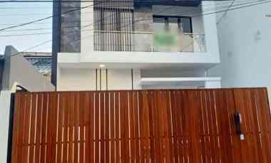 Rumah di Pondok Kelapa dalam Komplek Malaka Siap Huni Lokasi Strategis