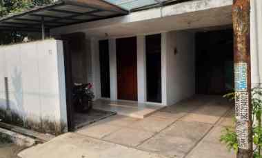 dijual rumah komplek margahayu permai