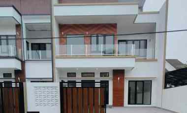 Brand New Rumah 2 Lantai BSD City, dekat Pasar Modern Tol Legalit