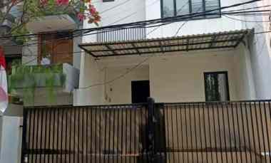 Dijual Rumah Bagus Komplek Pondok Gading Utama Pgu Uku 6X15 Rapi 2 Lt