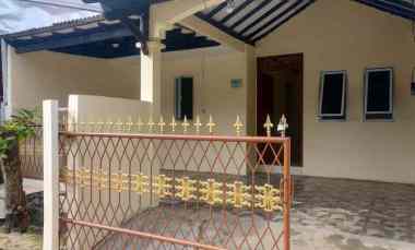 Rumah Siap Huni Hadap Taman Dikomplek Pondok Kacang Prima Samping Bint