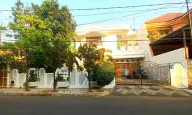 Rumah dalam Komplek Elit di Pondok Kelapa Indah dekat Toll Becakayu