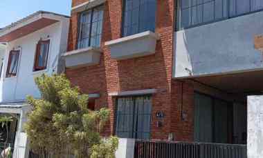 Rumah Komplek Sariwangi dekat Kampus Polban Bebas Banjir Siap Huni