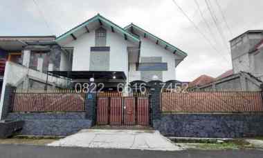 Rumah Dijual di Komplek Sariwangi Cihanjuang