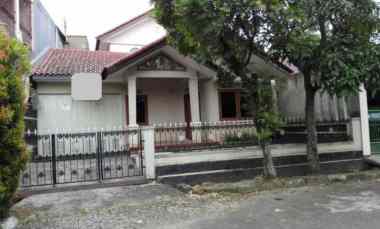 Rumah di Komplek Elite Taman Mutiara Cibabat Dpn Yogya Cimahi