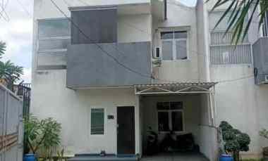 Dijual Rumah Hook Furnished dekat Toserba Griya Kopo Permai Bandung