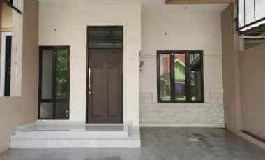 Dijual Rumah dengan Rooftop di Kota Wisata Cibubur Semi Furnished