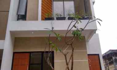 Rumah hanya 2km ke Tol Jagorawi di Balekembang Kramatjati