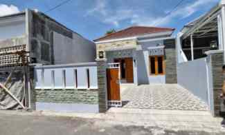 Rumah Siap Huni Minimalis Modern Lokasi Strategis dekat Mall Sch