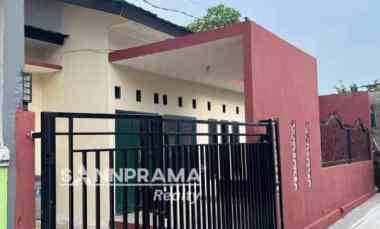 Rumah dengan Tanah Luas dekat Tol Kukusan Siap Huni -RnRihul