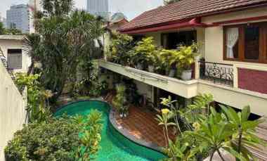 Rumah Mewah Klasik Modern Pool Termurah di Kuningan Jaksel