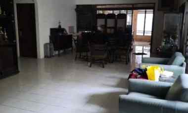 dijual rumah kutisari selatan