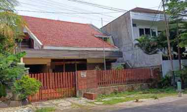 Dijual Rumah Lama Hitung Tanah Kawasan Kebayoran Baru