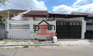 Rumah Second Siap Huni Lokasi Strategis dekat Pusat Bisnis Solo Baru