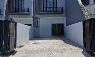 Rumah Lebak Arum, 2 Unit, 1 Unit Type Thalia, Granit 60 X 60