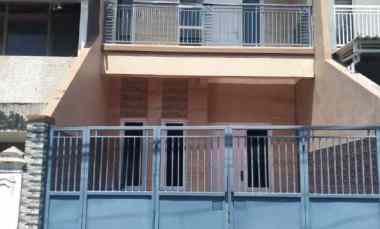 Dijual Rumah Bagus Siap Huni 2 Lantai Strategis di Lebak Arum, Surabay