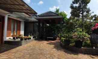 Rumah Mewah 1Lt, Hal Luas, Furnished, Nyaman Strategis di Lebak Bulus