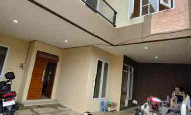 Rumah Dijual di Lenteng Agung Jakarta Selatan 750 meter ke KRL