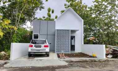 Rumah Cantik 1 menit ke Hotel Santika Gunung Kidul di Playen Wonosari