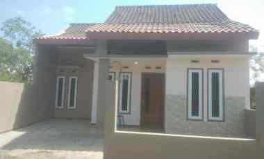 Dijual Rumah Lokasi Pakisaji Malang