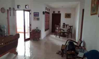 Dijual Rumah Lokasi Strategis di jl. Bumi Sariwangi 1