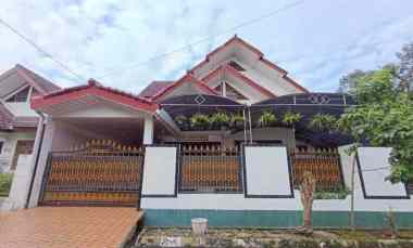 Dijual Rumah Luas di Hook Pancoran Mas Depok