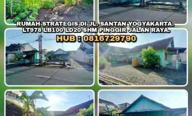 Rumah Strategis di jl. Santan Yogyakarta. Lt978 Lb100 Ld20 Shm Kt4 Km2