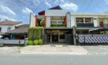 Rumah Mewah 3 Lantai hanya 2 menit dari Stadion Maguwoharjo Sleman