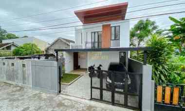 Rumah 2 Lantai, Full Furnished, 15 menit ke Kampus Ugm Jogja